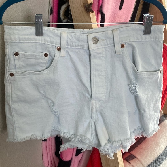 Levi Shorts - Picture 1 of 1